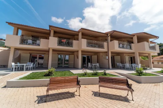 Residence le Grazie Est