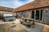 Somerset Country Escape - Luxury Barns with Hot Tubs Hôtels à : 