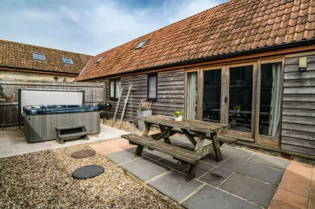 Somerset Country Escape - Luxury Barns with Hot Tubs Отели в г. Тонтон Дин Дистрикт