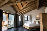 Romantik Hotel Turm Hotels in Tires