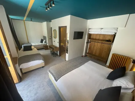 Hotel la Verticale Отели рядом с достопримечательностью «Эгюий-дю-Миди»