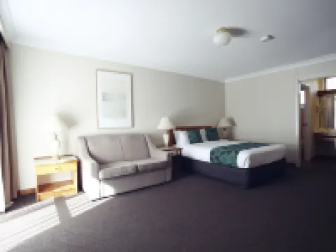 Cascades Motor Inn Hotels in Dubbo