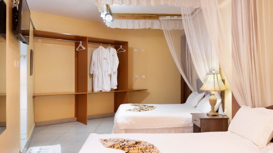Eton Hotel