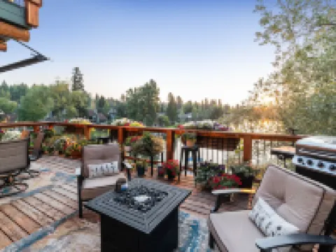 The Inn on Bigfork Bay Hotels in Bigfork