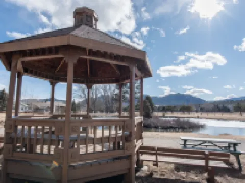 Discovery Lodge Hotels in Larimer County