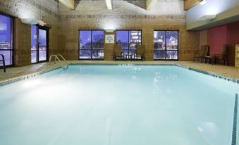 Holiday Inn Express & Suites Bloomington - Mpls Arpt Area W
