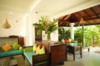 Kingfisher Hotels in Unawatuna