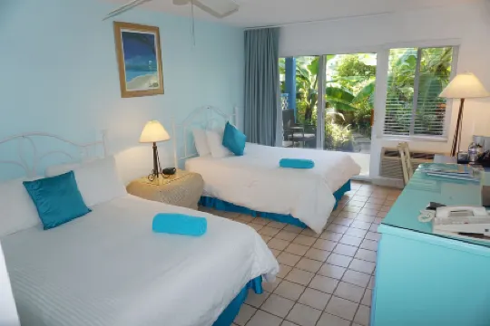 西博恩海灘酒店