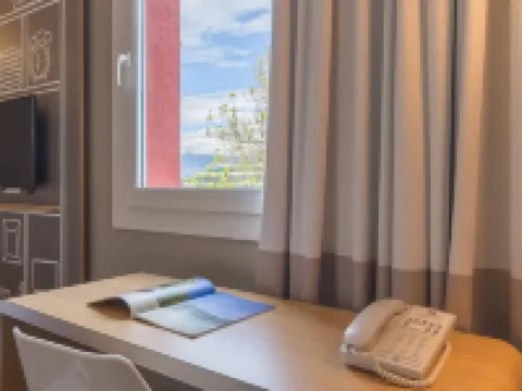 Ibis Genève Aéroport Hotel di Jenewa