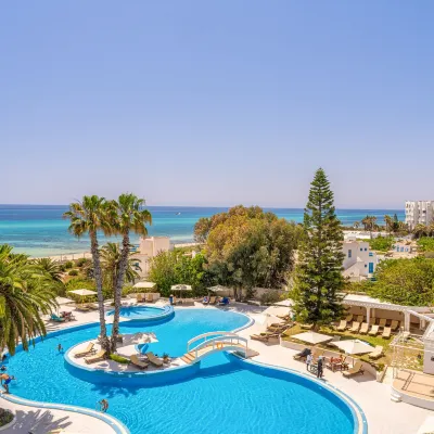 فندق شاطئ سول أزور Hotels near جامع التوبة