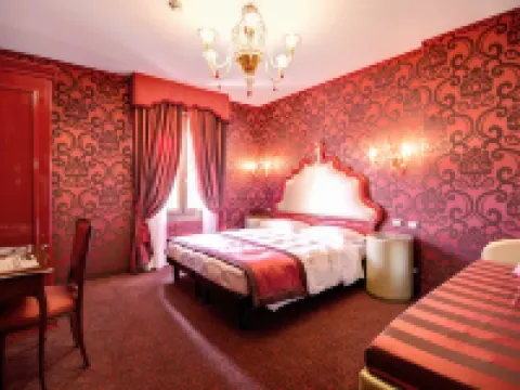 Domus Cavanis Hotels near Grand Canal