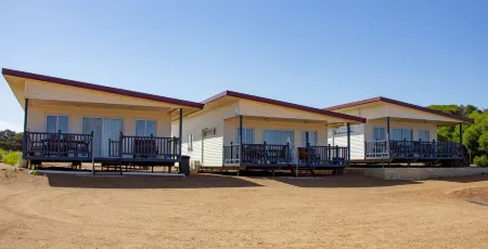 Seaspray Beach Holiday Park Отели в г. Донгара