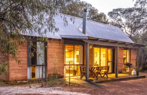 Bussells Bushland Cottages - parking