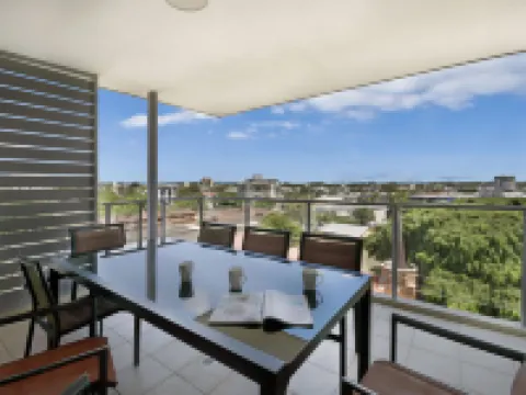 Redvue Luxury Apartments Hotels in Redcliffe