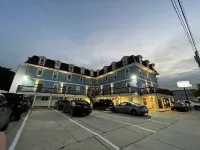 Wildwood Inn, a Travelodge by Wyndham - Parking