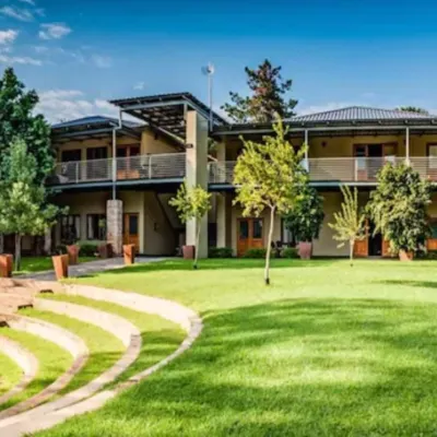 Willows Boutique Hotel ザ・グローブ・モール周辺のホテル