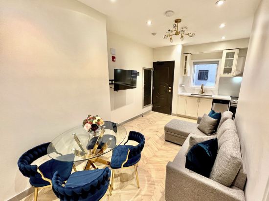 Toronto Rooms and Suites