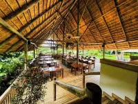 Shearwater's Explorers Village - breakfast