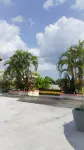2 Bed Apt with Balcony at Runaway Bay Hoteles en Runaway Bay