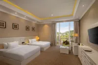 The Golden Crown Hotel - Balkon