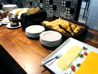 Elephant Springs - breakfast
