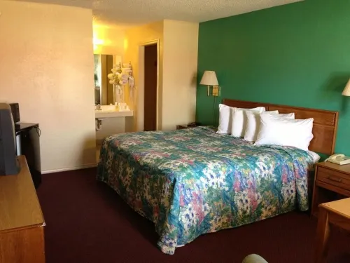 Super 7 Inn Siloam Springs Hotels in Siloam Springs