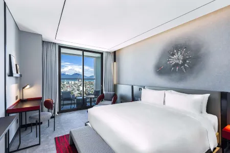 Radisson RED Danang Отели рядом со станцией Đà Nẵng Railway Station
