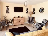 Claverley Hideaway Sleeps 2 with Patio