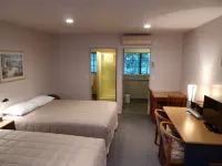 Tudor Lodge Motel