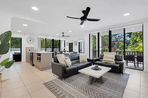 Elysium Apartments - Airport Shuttle