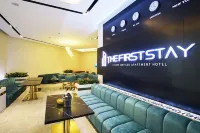 The First Stay Hotel Hôtels à : Phụng Công