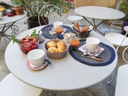 Parfumu di Celu Отели в г. Морозалья