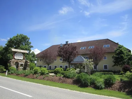 Pension Feichthub Отели в г. Gemeinde Micheldorf in Oberosterreich