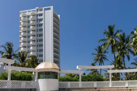 Sun N Sand Resort & Conventional Center