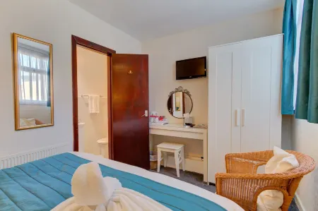 The Strathdon Отели рядом с достопримечательностью «Solaris Centre»