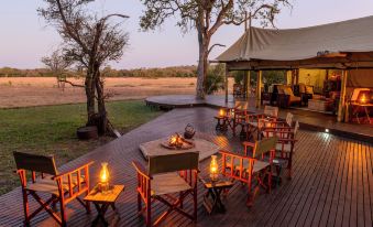 Rhino Walking Safaris