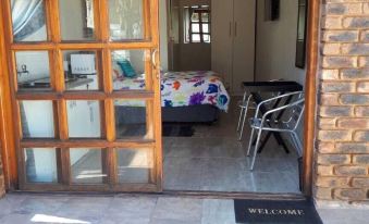 8 Soenie Avenue Self Catering