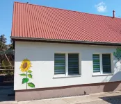 Guesthouse Rand Berlin-*Sonnenblume* for 3 adults or 2 adults + 2 children up to 12 years.