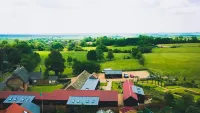 The Yard @ Pringle Farm - parking