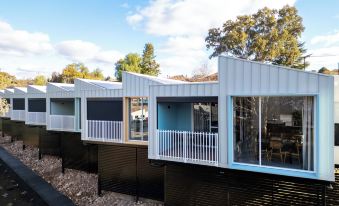 Clare Hillside Apartments