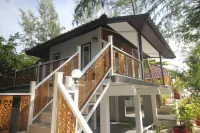 Phangan Cove Beach Resort Hotels near Srithanu Beach