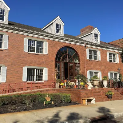 Colts Neck Inn Hotel Hotels near Manalapan Recreation Center Field #5