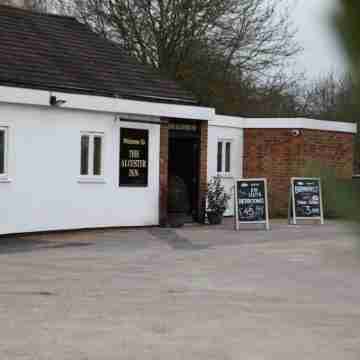 Alcester Inn Hotel Exterior