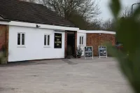 Alcester Inn Hotels in Coughton
