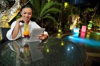 Amaroossa Cosmo Jakarta - Pools