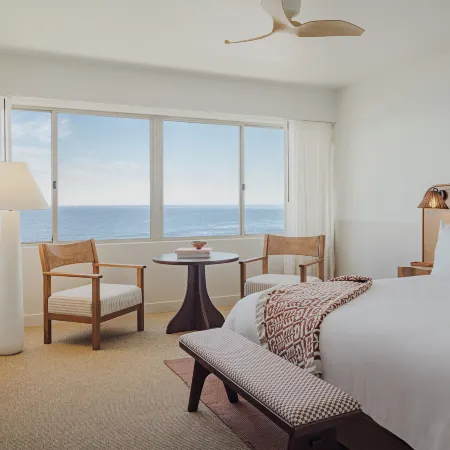 Casa Loma Beach Hotel