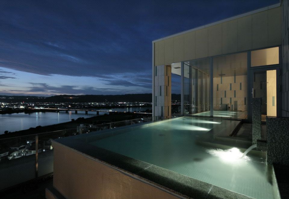 3. 칸데오 호텔 난..