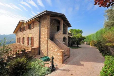 C'Era Una Volta B&B Отели рядом с достопримечательностью «Etruscan Arch»