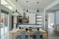 Amaroo 2 - Freycinet Holiday Houses Hotels in Coles Bay