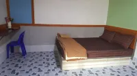 Chok Amorn Resort Hotels in Amphoe Ban Dung